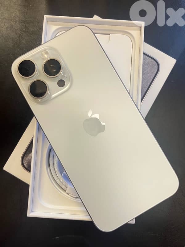 iPhone 15 pro max 1tb cycle count:3 bh:100% 1