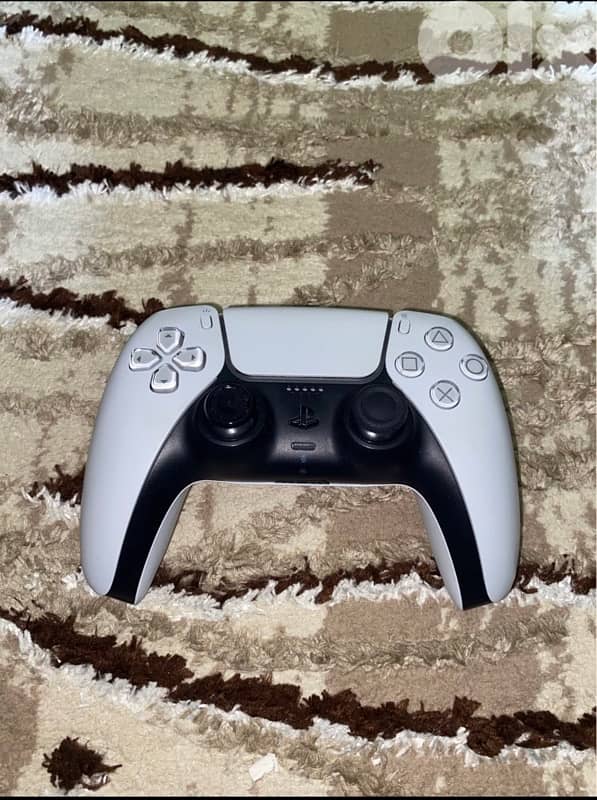 PS5 fat 825GB 60HZ used like new 2