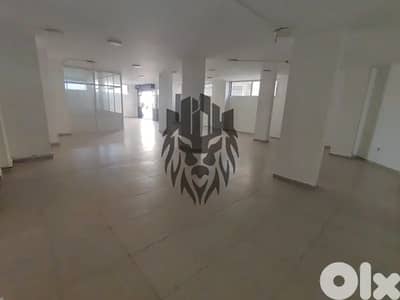 SPACIOUS WAREHOUSE IN THE HEART OF VERDUN (850SQ) , (BT-806)