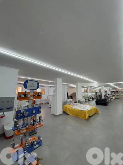 CATCH WAREHOUSE IN THE HEART OF ACHRAFIEH (250SQ) , (AC-902)