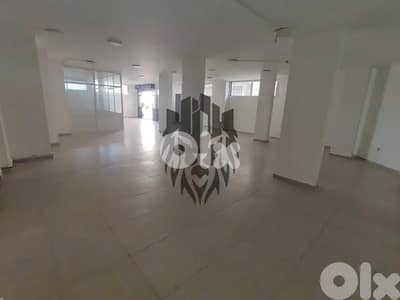 SPACIOUS WAREHOUSE IN THE HEART OF SPEARS PRIME (800SQ) , (BTR-244)