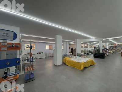 WAREHOUSE IN CENTRAL BADARO WITH PICKUP ACCESS (330SQ) , (BDA-160)