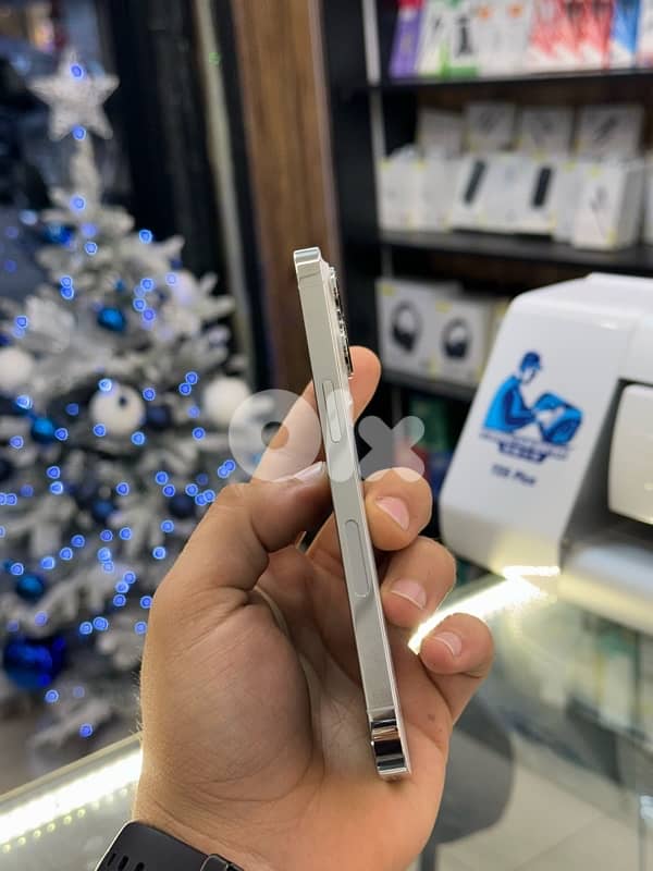 iPhone 13 Pro  128Gb used like new battery 92% 1