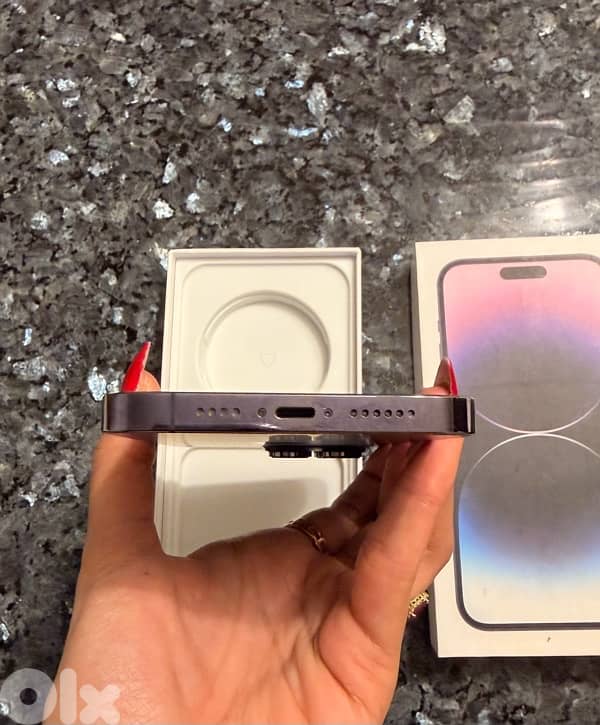 Iphone 14 pro max 700$ ايفون 4