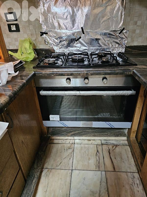 built it in stove and oven 1