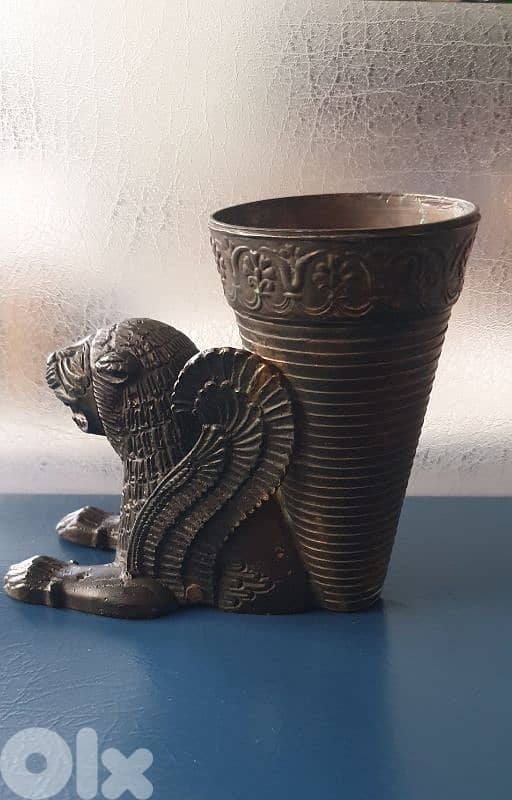 antique warrior statue bronz 2