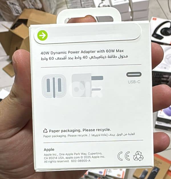 Apple 40w dynamic usb-c power adapter with 60w max 3 pin 1