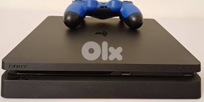 PS4 Slim + 2 Original Controller + 3 Games + Original Cables 1