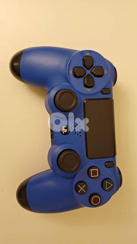 PS4 Slim + 2 Original Controller + 3 Games + Original Cables 3