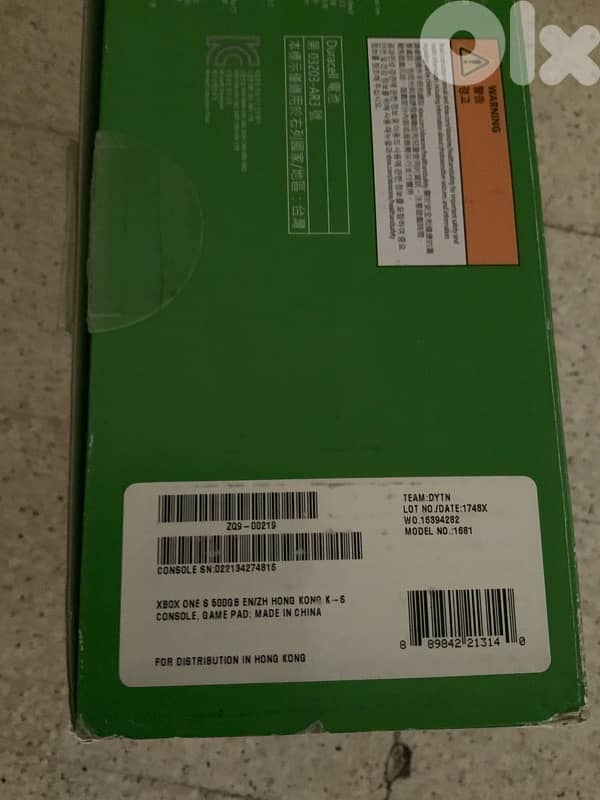 xbox one S new with online account and 7 games 3