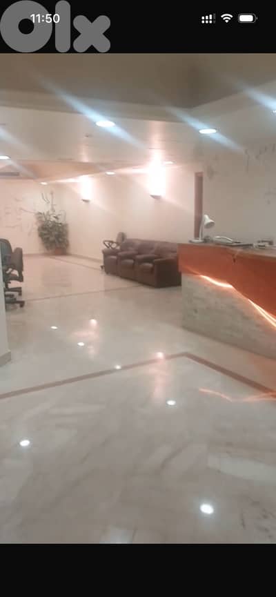 صالة 450م للبيع في تلة الخياط