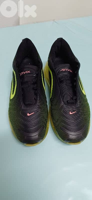 Nike Air Max used like new Size 43 (Delivery in beirut) 3