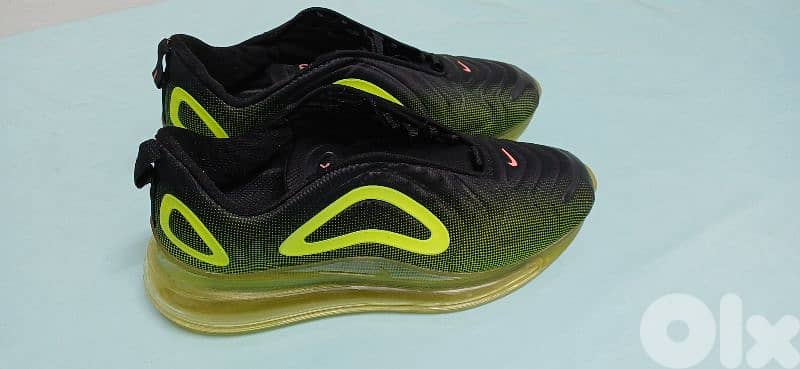 Nike Air Max used like new Size 43 (Delivery in beirut) 4