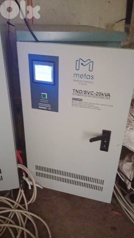 Single phase regulator  motorized  منظم كهرباء 1