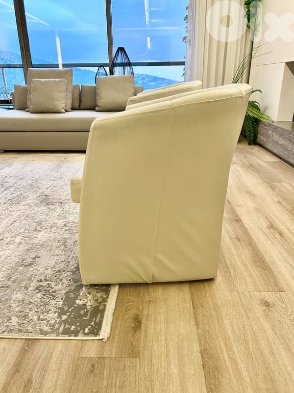 2x modern sleek arm chairs 5