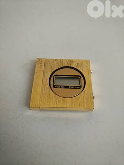 Vintage L'Express desk watch - Not Negotiable