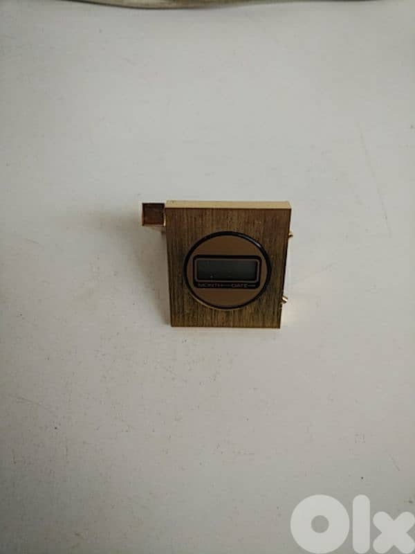 Vintage L'Express desk watch - Not Negotiable 1