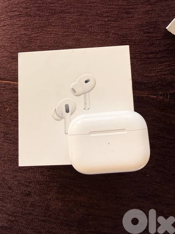 Airpods Pro 2 charging case 1