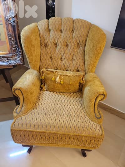 Arm chair, 150$ (2 available)