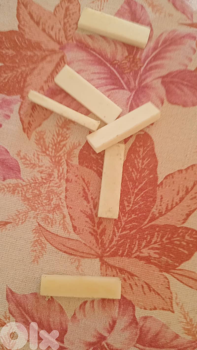 لوازم عود سندة اوتار عضم جمل طبيعي البيع جملة ومفرق 1