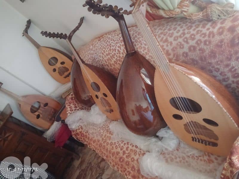 عود جديد 110$ فقط ومع شنطة جلد وريش مجموعة كبيرة من هذه الاعواد 1