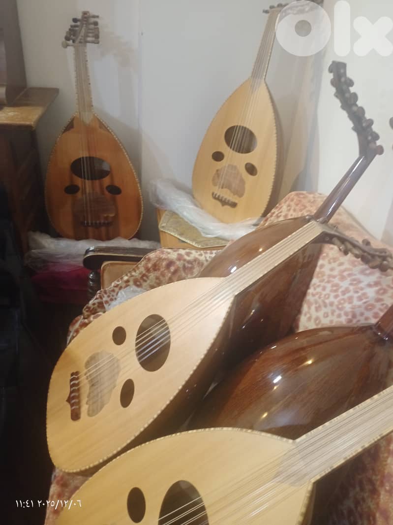 عود جديد 110$ فقط ومع شنطة جلد وريش مجموعة كبيرة من هذه الاعواد 14