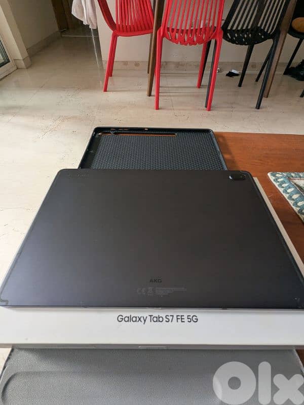 Samsung Galaxy Tab S7 FE – Excellent Condition 2