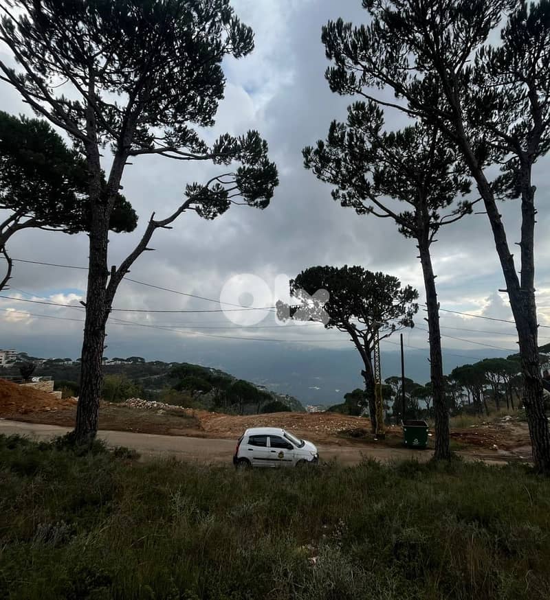 Land for sale in Ayroun أرض للبيع في العيرون قرب الدوار 1