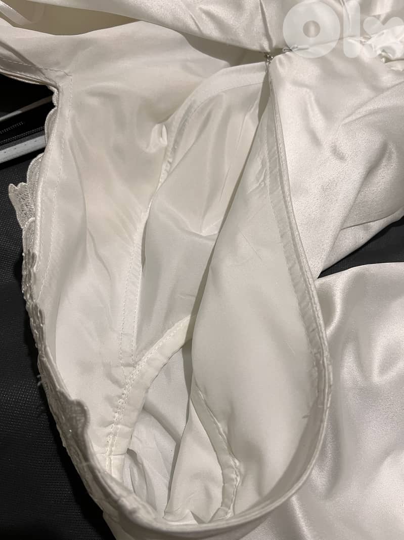 فستان زفاف عصر فيكتوري شبه جديد للإيجار او البيع 3