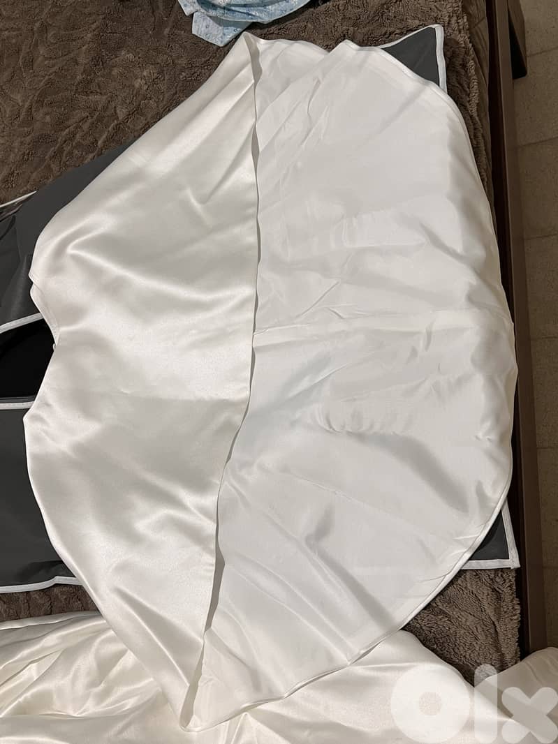 فستان زفاف عصر فيكتوري شبه جديد للإيجار او البيع 6