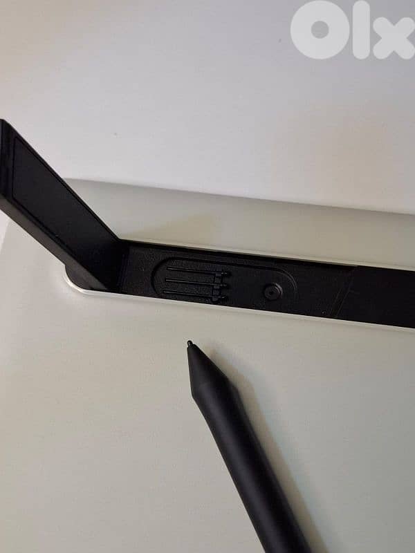 Wacom One 13" Display (DTC133) 4