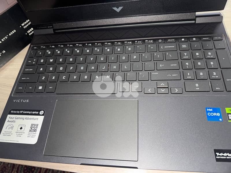 HP victus like new - still under warranty 1