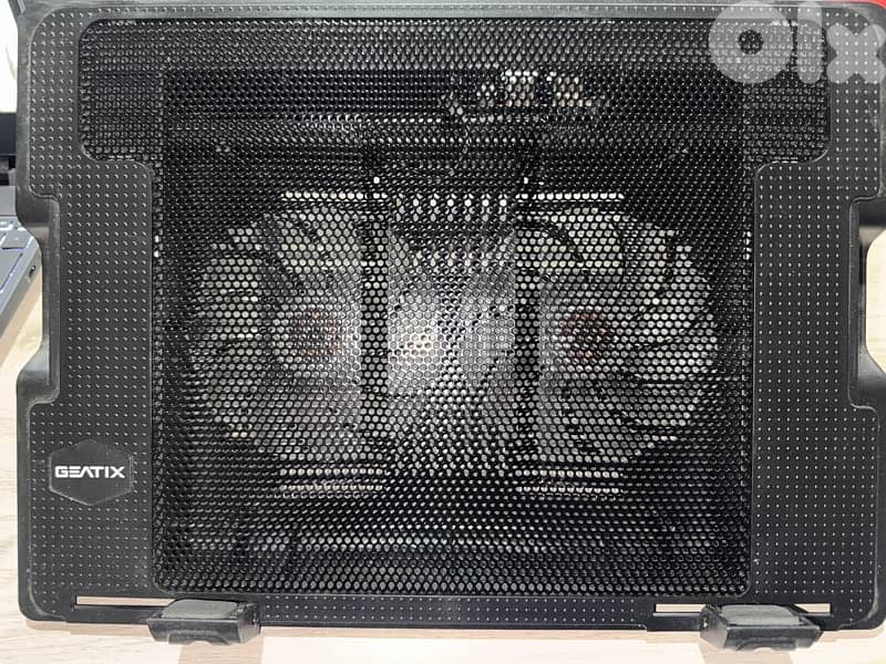 HP victus like new - still under warranty 4