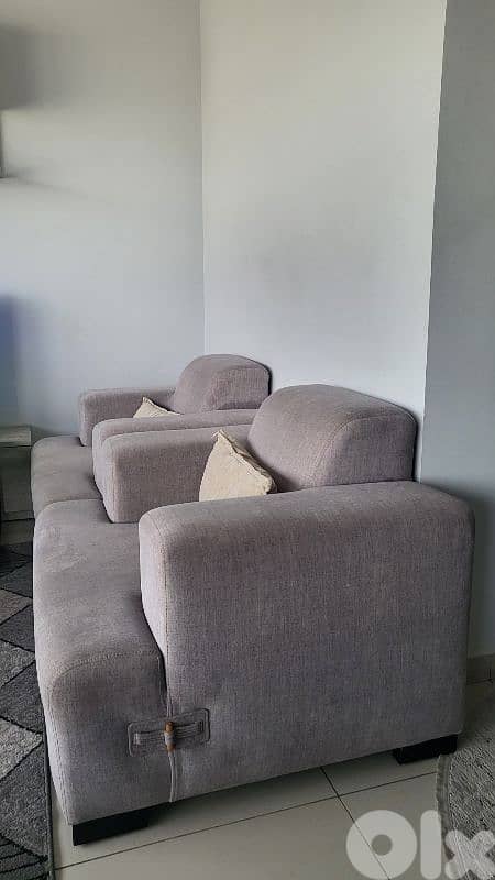 2 Modern Armchairs – Excellent Condition 1