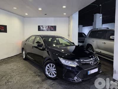 2016 Toyota Camry Black/Black Company Source BUMC 1 Owner Like New!