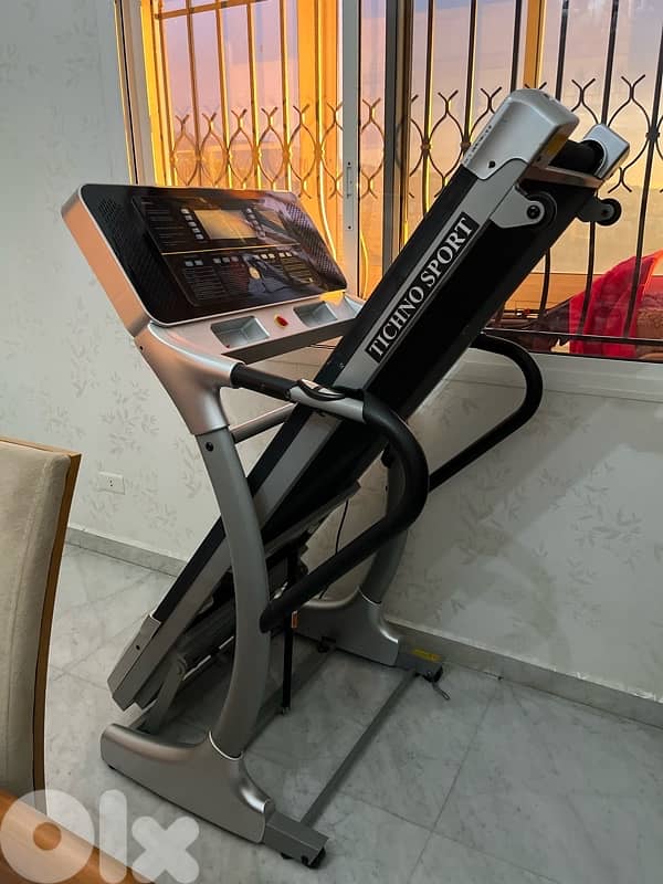 T-Smart Treadmill – Excellent Condition 3