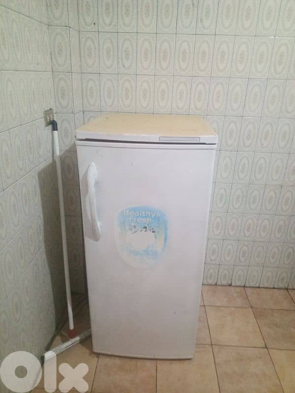 REFRIGERATOR WITH FREEZER DISCOUNT PRICE 80$ 1