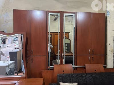 اوضة نوم ملبسة قشر زان كتير نظيفة