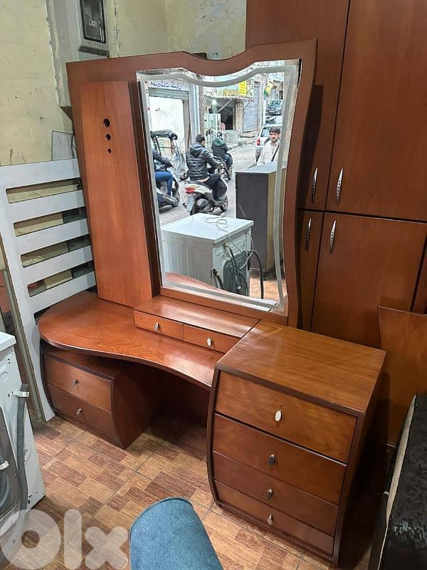 اوضة نوم ملبسة قشر زان كتير نظيفة 3