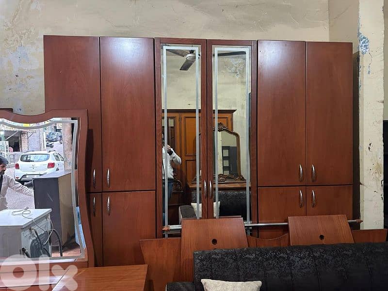 اوضة نوم ملبسة قشر زان كتير نظيفة 8