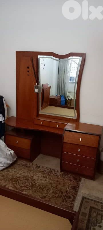 اوضة نوم طابقين ملبسة قشرة زان كتير نظيفة 3