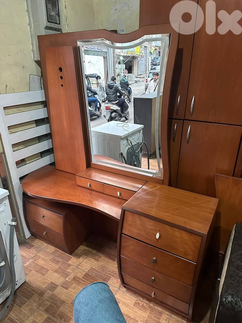 اوضة نوم طابقين ملبسة قشرة زان كتير نظيفة 7