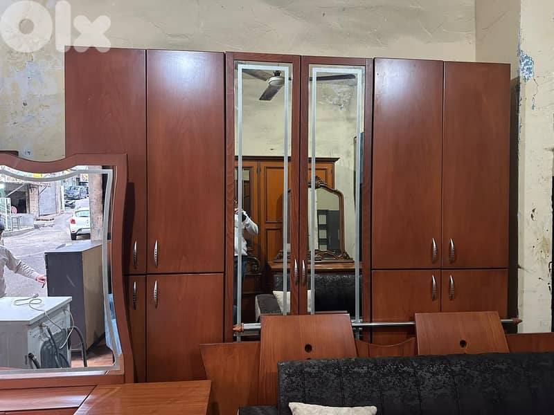 اوضة نوم طابقين ملبسة قشرة زان كتير نظيفة 8