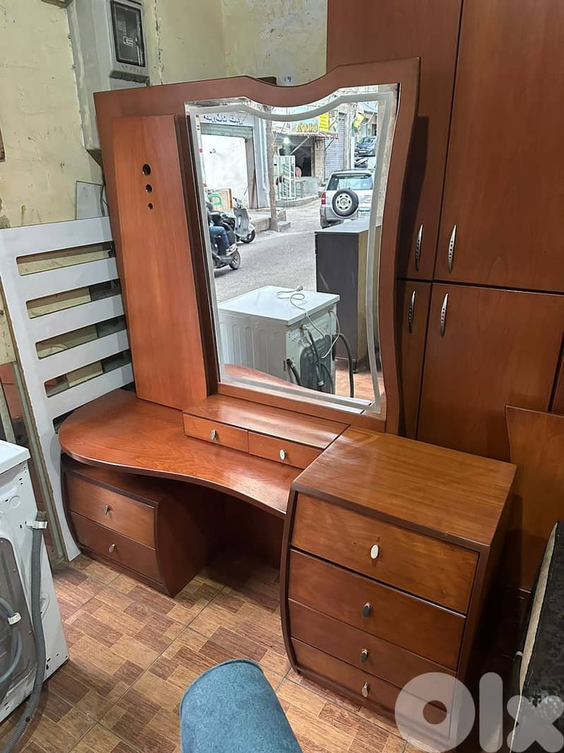 اوضة نوم طابقين ملبسة قشرة زان كتير نظيفة 9