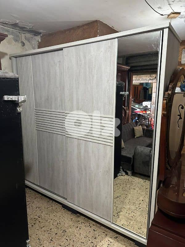 خزانة كبيرة سحاب مودرن تركية شبه جديدة 1