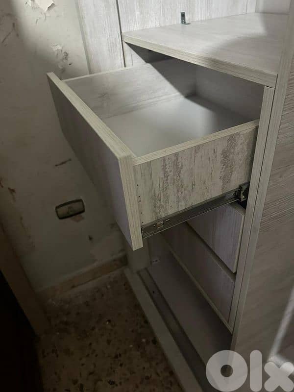 خزانة كبيرة سحاب مودرن تركية شبه جديدة 8