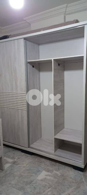 خزانة كبيرة سحاب مودرن تركية شبه جديدة 9