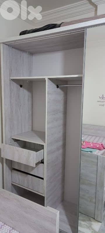 خزانة كبيرة سحاب مودرن تركية شبه جديدة 10