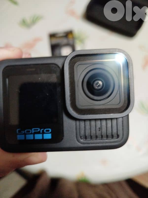 GoPro 13 + 2 dual battery & charger + tripod 1