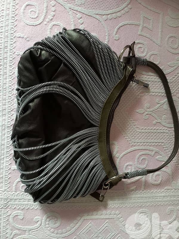 جزادين نسائية بحالة ممتازة 1